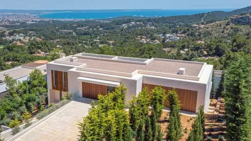 Contemporary villa with panoramic sea and cathedral views in Son Vida